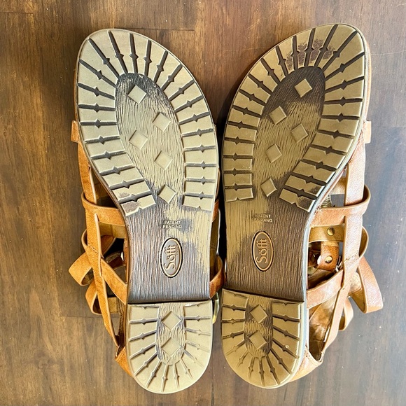 Sofft “Rio” Studded Leather Gladiator Sandals - Picture 10 of 10